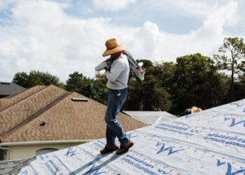 Roof Repair Chicago Illinois | Roofing Company - Enriquez Gutter