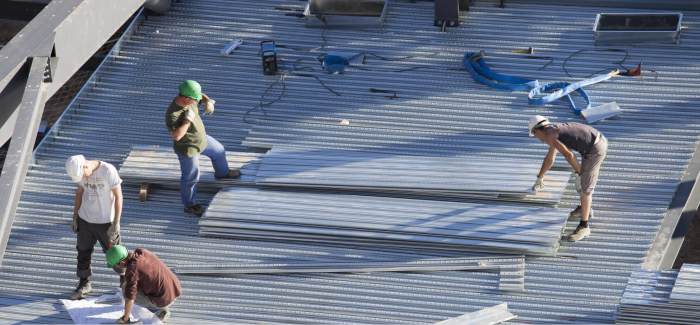 Davie’s Metal Roof Replacement Roofing Team
